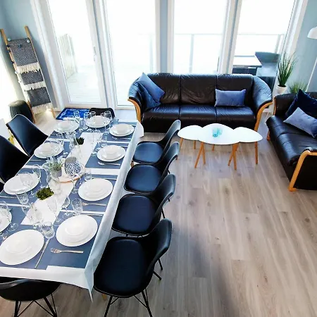 10 Person In Brattv G * Brattvåg