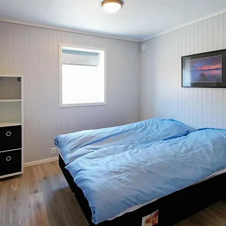 10 Person In Brattv G Holiday home Brattvag