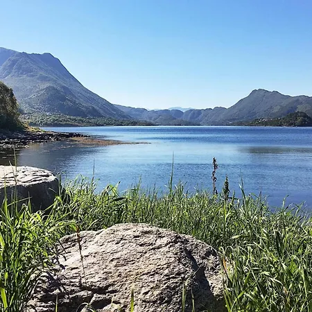 5 Star In Brattvåg