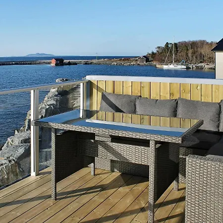 10 Person In Brattv G Vakantiehuis Brattvåg