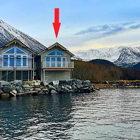 5 Star Holiday Home In Brattvag Tatil Evi Brattvåg