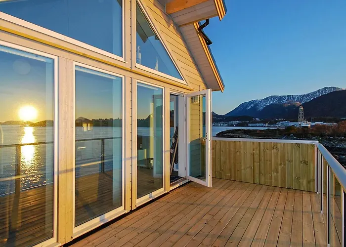 10 Person In * Brattvåg